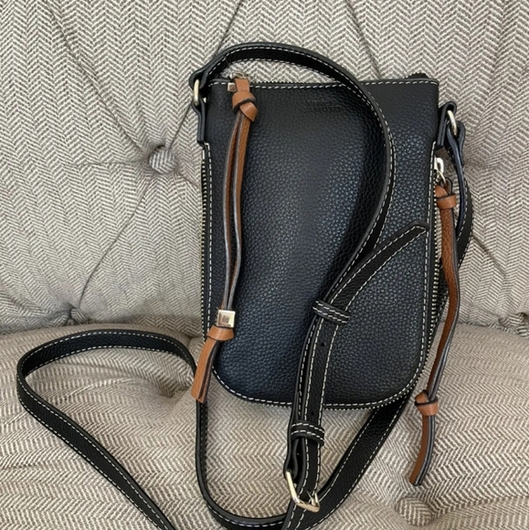 Vince Camuto Corin Phone Case & Crossbody Black Leather with Brown Tassle Pulls - Picture 6 of 11